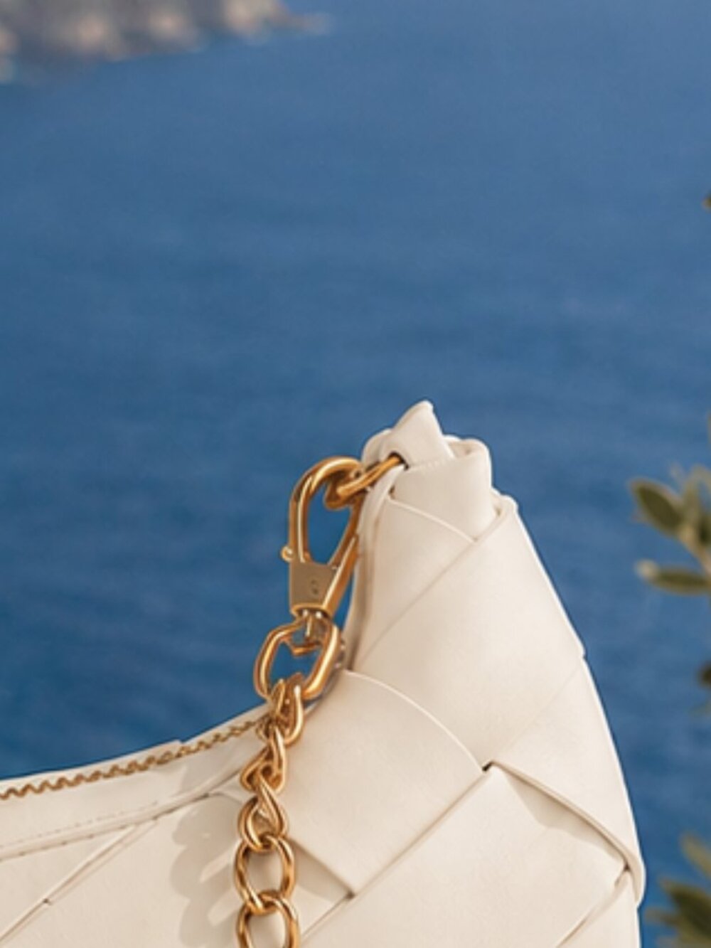 Urban Expressions Ivory Woven Crossbody Bag Gold Chain Resort Shoulder Purse - Picture 6 of 8